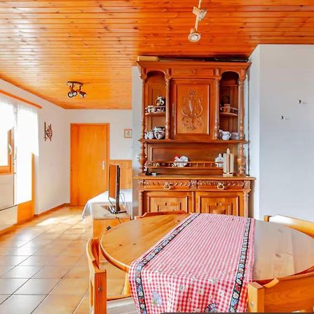 Gemuetliche Wohnung Mit Traumaussicht! Альбинен Экстерьер фото