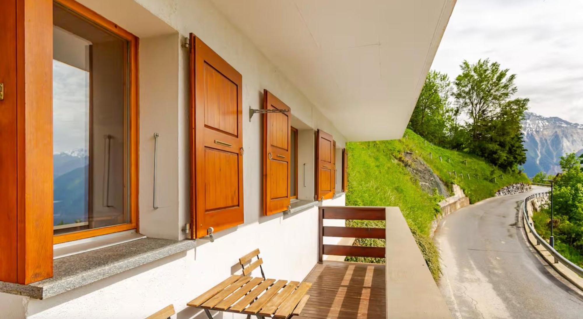 Gemuetliche Wohnung Mit Traumaussicht! Альбинен Экстерьер фото